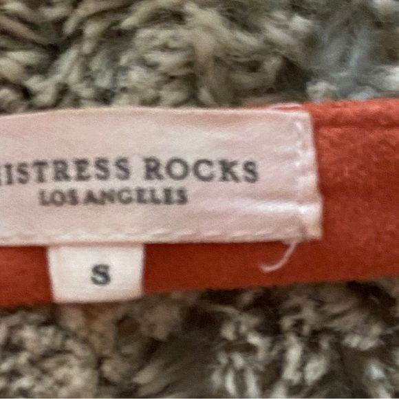 Misstress rocks sued set seize Small - Picture 3 of 4